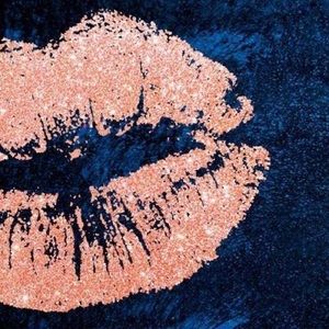 Meet your Posher, Mia